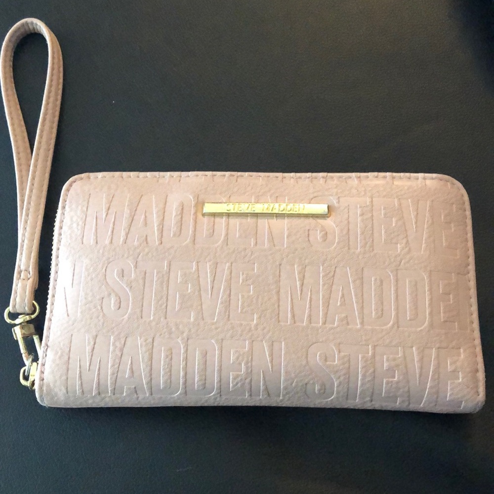 Steve Madden Wallet Wristlet